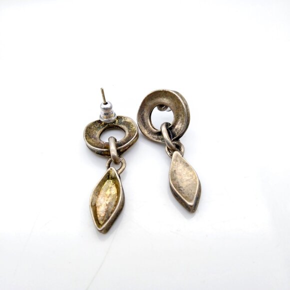 Vintage Dangling Silver Tone Earrings With Leaf Design - Picture 4 of 4